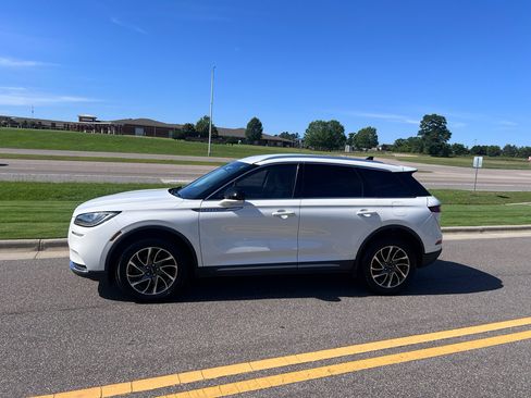 Used 2020 Lincoln Corsair AWD w/ Equipment Group 101A image 9