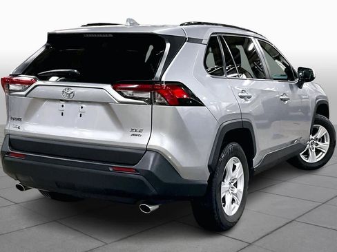 Used 2019 Toyota RAV4 XLE image 12