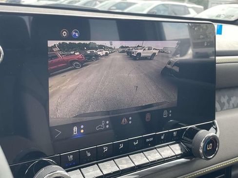 New 2026 Chevrolet Colorado ZR2 w/ Technology Package AWD/4WD image 15