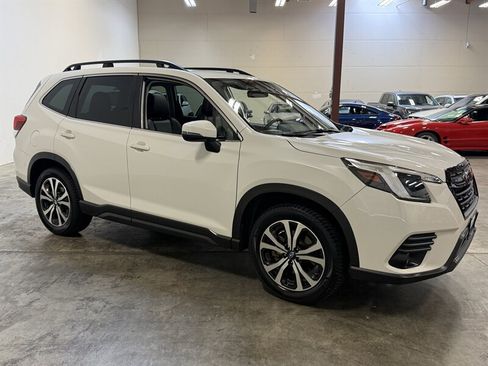 Used 2023 Subaru Forester Limited AWD/4WD image 9