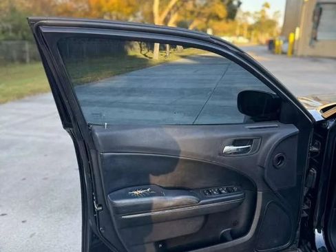 Used 2014 Dodge Charger SE image 7