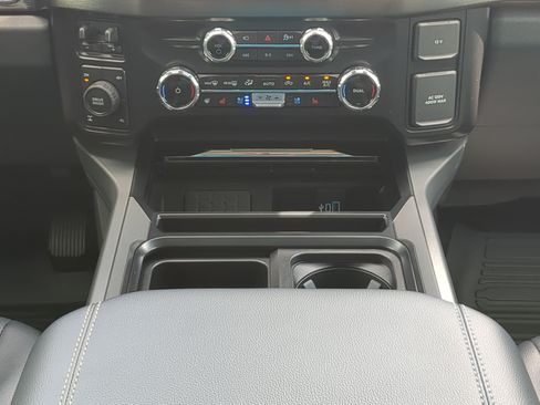 Certified 2026 Ford F350 Lariat w/ Lariat Ultimate Package AWD/4WD image 17