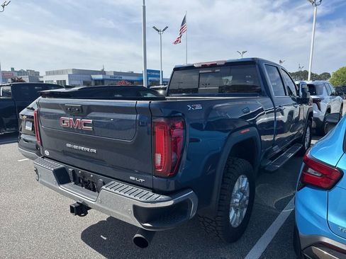 Used 2022 GMC Sierra 2500 SLT w/ SLT Preferred Package image 5