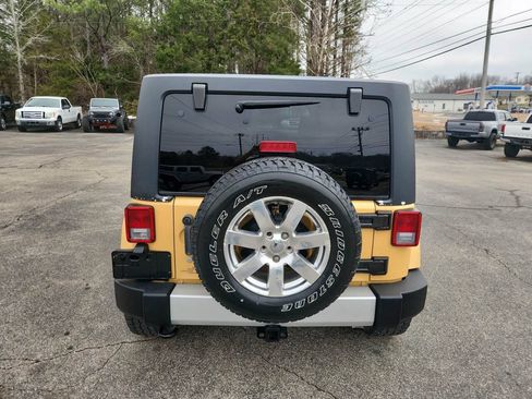 Used 2013 Jeep Wrangler Unlimited Sahara w/ Max Tow Pkg AWD/4WD image 11