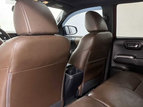 Certified 2022 Toyota Tacoma Limited AWD/4WD image 26