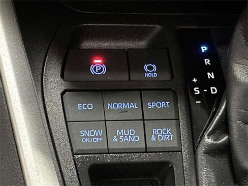 Used 2022 Toyota RAV4 XLE image 24