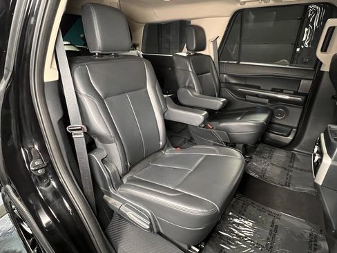 Used 2023 Ford Expedition XLT image 13
