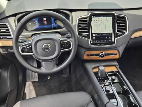 Used 2025 Volvo XC90 T8 Plus w/ Protection Package Premier AWD/4WD image 23