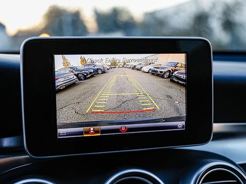 Used 2018 Mercedes-Benz GLC 300 4MATIC image 7