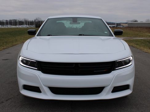 Used 2023 Dodge Charger SXT image 2