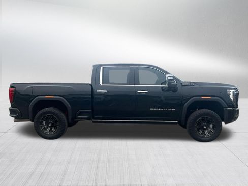 Used 2024 GMC Sierra 3500 Denali Ultimate AWD/4WD image 2