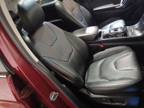 Used 2019 Ford Edge Titanium w/ Cold Weather Package image 25