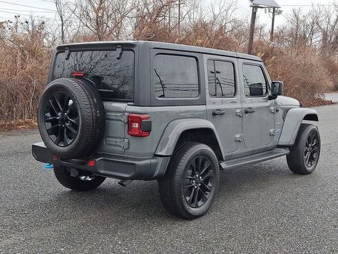 Used 2023 Jeep Wrangler Unlimited Sahara w/ Cold Weather Group image 6