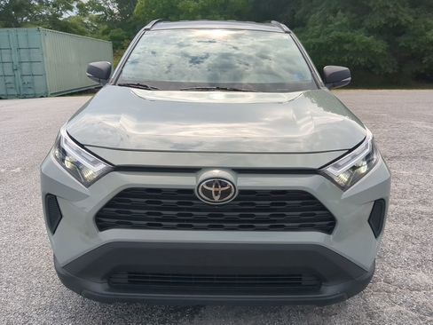 Used 2022 Toyota RAV4 XLE FWD image 7