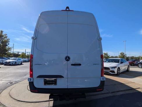 Used 2026 Mercedes-Benz Sprinter 2500 image 7