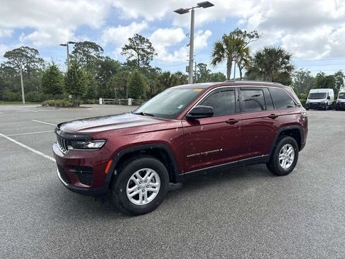 Used 2023 Jeep Grand Cherokee Laredo RWD image 7