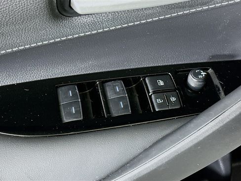 Used 2025 Toyota Corolla SE FWD image 14
