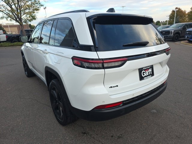 Used 2023 Jeep Grand Cherokee Altitude AWD/4WD image 4