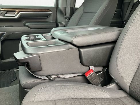 Used 2024 Chevrolet Silverado 2500 LT image 11