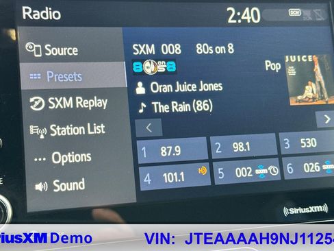 Used 2022 Toyota Venza XLE image 33