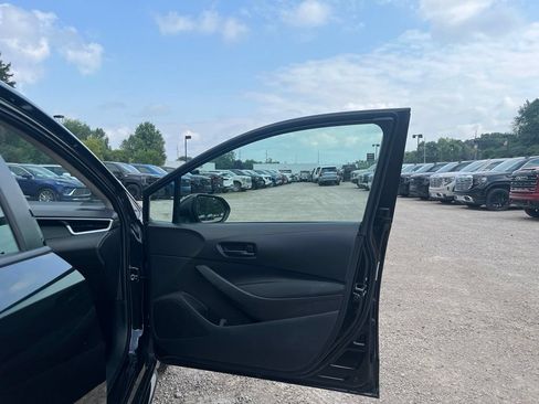 Used 2022 Toyota Corolla LE FWD image 33