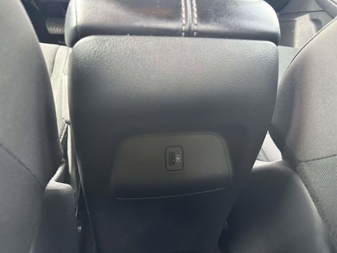 Used 2025 Nissan Sentra SV image 10