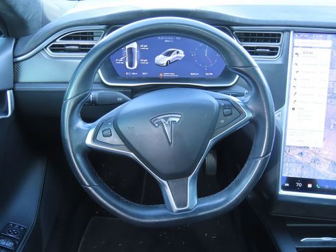 Used 2017 Tesla Model S 90D image 6