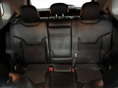 Used 2019 Jeep Compass Latitude w/ Cold Weather Group FWD image 27