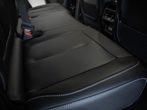 New 2025 Jeep Grand Cherokee Limited image 32