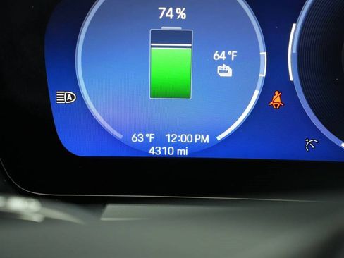 Used 2025 Porsche Macan Electric image 15