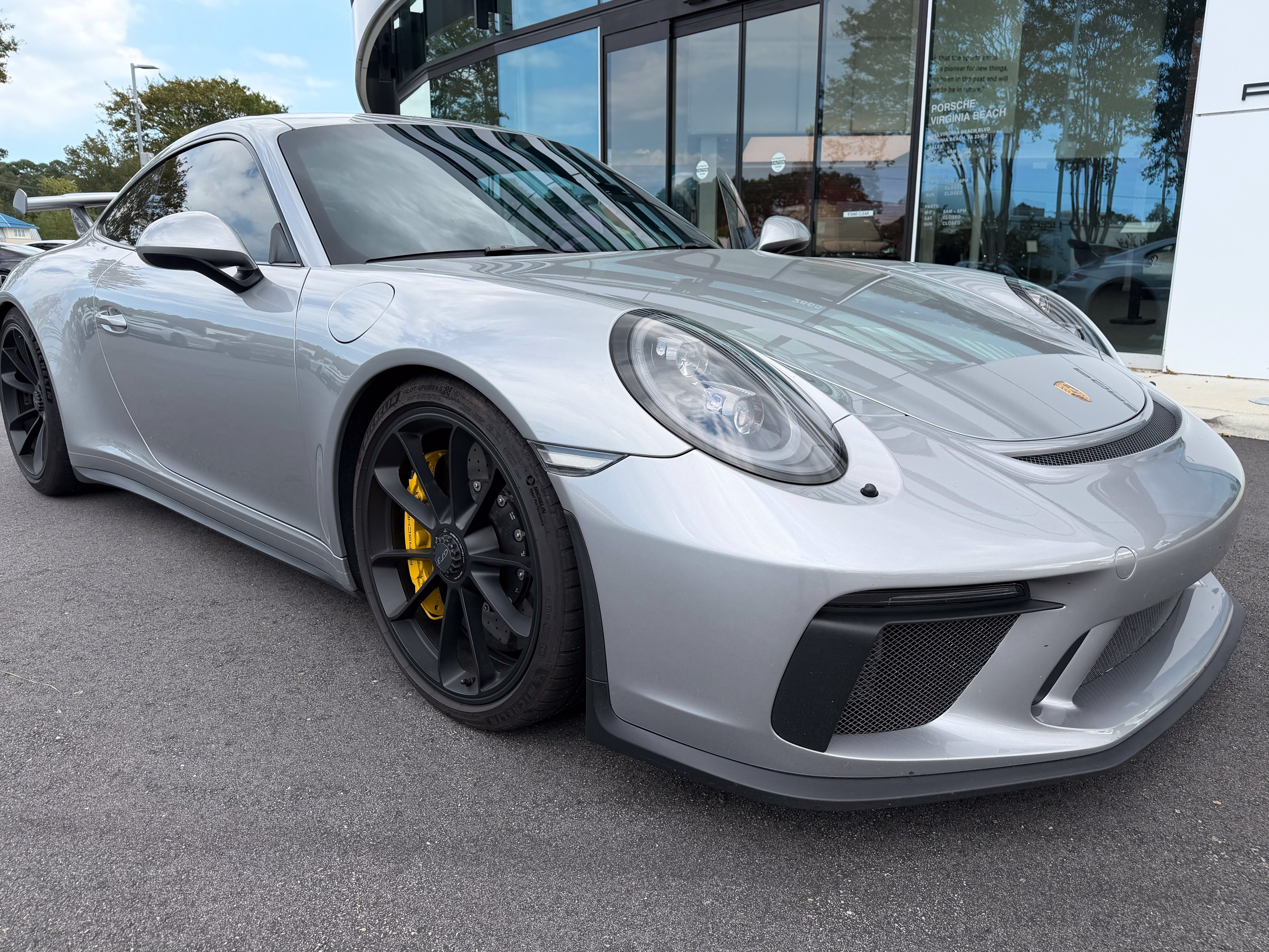 Used 2018 Porsche 911 GT3 RWD image 6