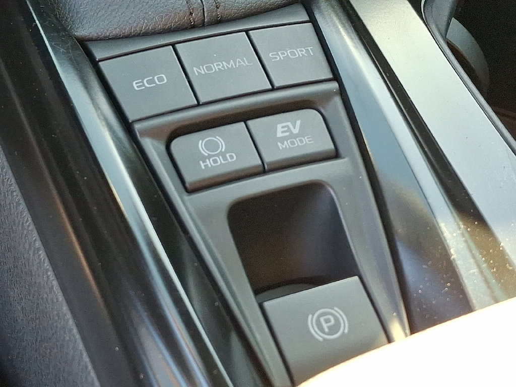 Used 2025 Toyota Camry SE FWD image 27