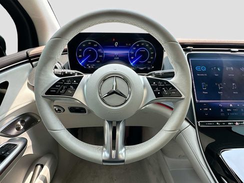 Used 2023 Mercedes-Benz EQE 350+ 4MATIC SUV w/ AMG Line Exterior Package image 11