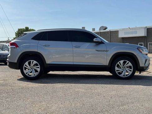 Used 2020 Volkswagen Atlas Cross Sport SE w/ Towing Package AWD/4WD image 8