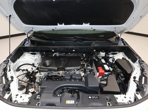 Used 2025 Toyota RAV4 XLE image 31