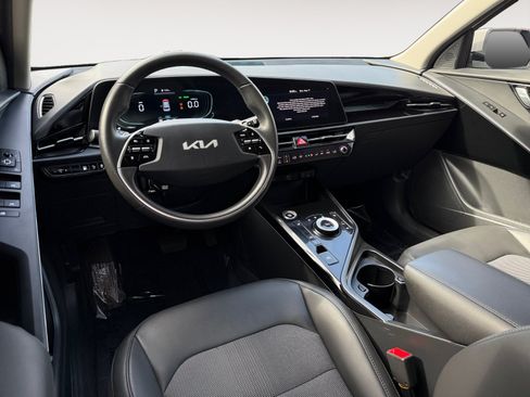 Used 2025 Kia Niro EX FWD image 15