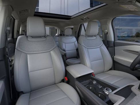New 2026 Ford Explorer Active w/ Active Comfort Package AWD/4WD image 10