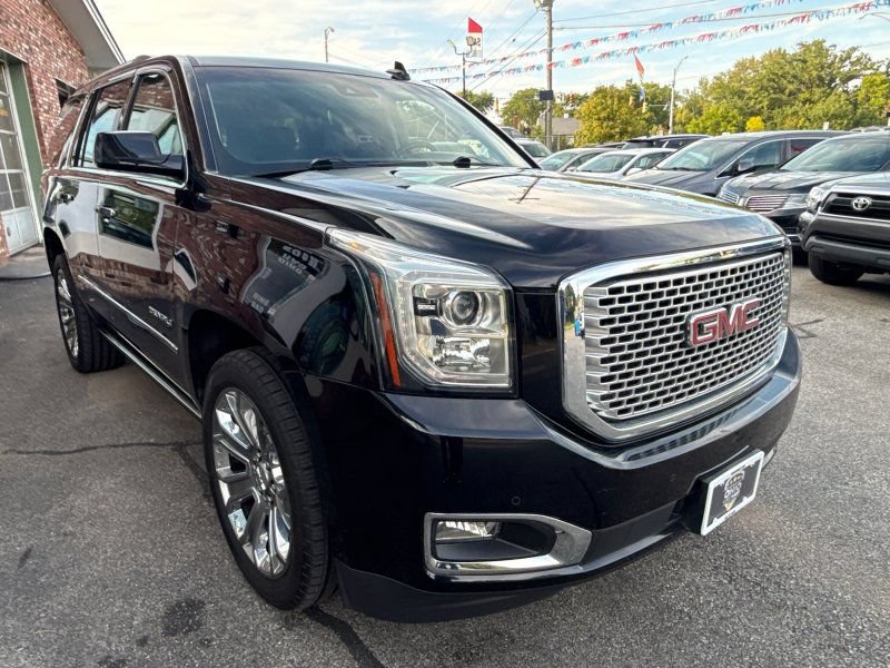 Used 2015 GMC Yukon Denali w/ Premium Package AWD/4WD image 3