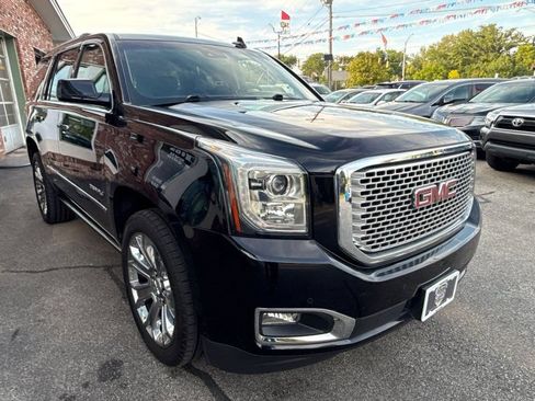 Used 2015 GMC Yukon Denali w/ Premium Package AWD/4WD image 3