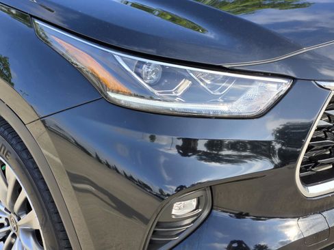 Used 2026 Toyota Highlander Platinum AWD/4WD image 37