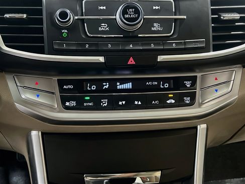 Used 2015 Honda Accord LX image 11