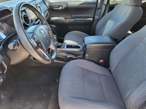 Used 2017 Toyota Tacoma TRD Sport w/ Tow Package image 11