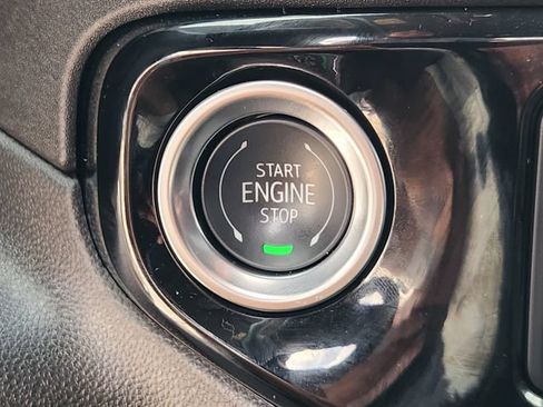 Used 2025 Chevrolet Silverado 1500 LT AWD/4WD image 20