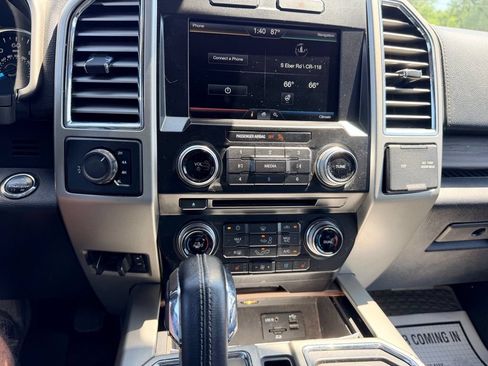 Used 2015 Ford F150 Lariat w/ Equipment Group 502A Luxury AWD/4WD image 28