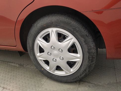 Used 2019 Nissan Versa SV FWD image 31