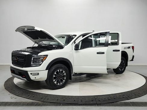 Used 2023 Nissan Titan PRO-4X w/ Pro-4x Utility Package AWD/4WD image 11