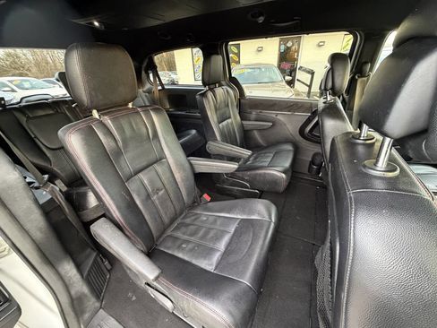 Used 2019 Dodge Grand Caravan GT FWD image 16