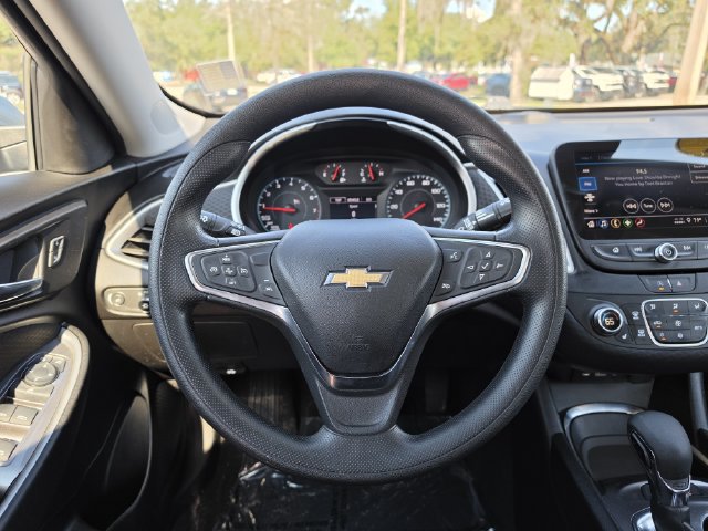 Used 2025 Chevrolet Malibu LT FWD image 16