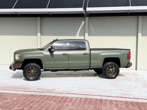 Used 2015 GMC Sierra 2500 Denali w/ Duramax Plus Package AWD/4WD image 2