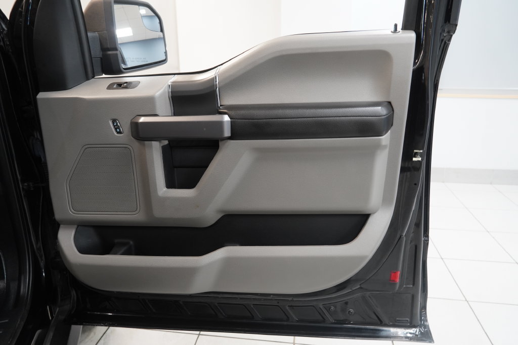 Used 2019 Ford F150 XLT w/ Equipment Group 302A Luxury AWD/4WD image 34